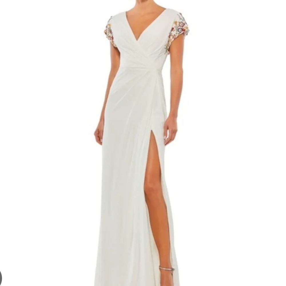 NWOT Mac Duggal White Gown with floral embellishments